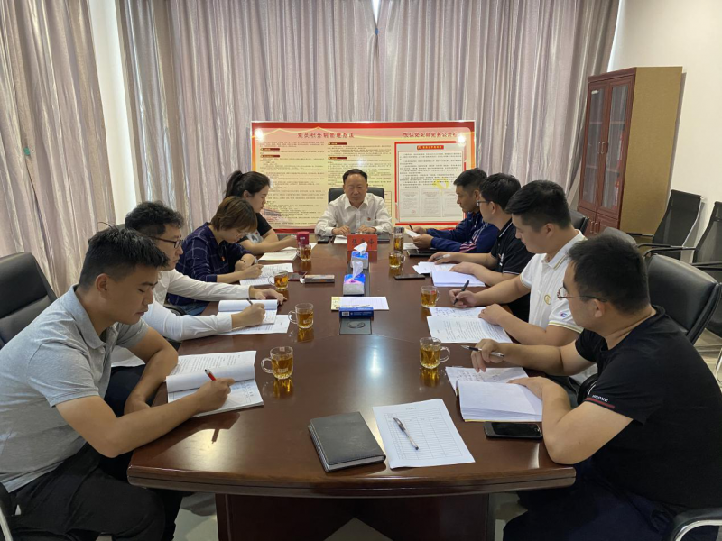 保勢(shì)頭、防風(fēng)險(xiǎn)、穩(wěn)發(fā)展 從更高層次、長(zhǎng)遠(yuǎn)角度去謀劃部署 ---弘義集團(tuán)黨委書記、董事長(zhǎng)張秀峰一行 到悅弘公司檢查指導(dǎo)工作