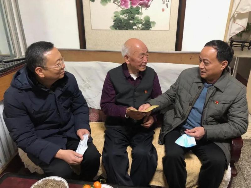 弘義集團開展春節(jié)前走訪慰問生活困難黨員、老黨員、老干部活動